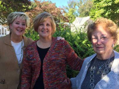 amy-mathis-debbie-bogas-lois-mathis-strawbridge-home-gate-dedication-2016